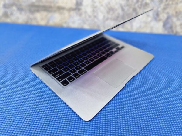Apple MacBook Air 13-Inch (Model A1466 – 2020-21) - Image 2